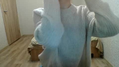 Snapshot of little_mariaa chatting on 09/18/25, 05:15 Maria online show from 09/18/25, 05:15