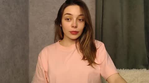 Snapshot of little_mia__ chatting on 12/12/24, 08:32 Mia   Im online every day 1530 PM in New York  2030 PM in London online show from 12/12/24, 08:32