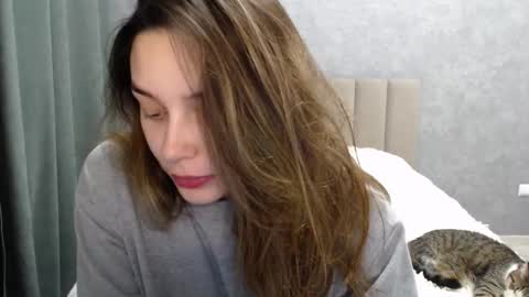 Snapshot of little_mia__ chatting on 02/04/25, 07:55 Mia   Im online every day 1530 PM in New York  2030 PM in London online show from 02/04/25, 07:55