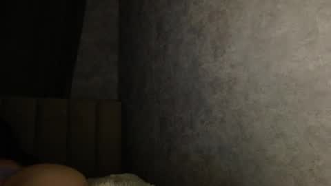 Snapshot of little_mia__ chatting on 04/16/26, 09:39 Mia Im online every day 1530 PM in New York 2030 PM in London online show from 04/16/26, 09:39