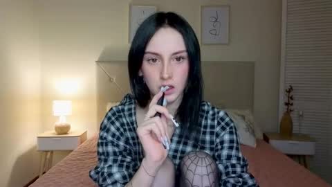 little_mollee online show from 10/01/25, 08:37