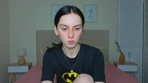 little_mollee online show from 10/17/25, 09:06