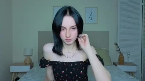 little_mollee online show from 10/22/25, 12:38