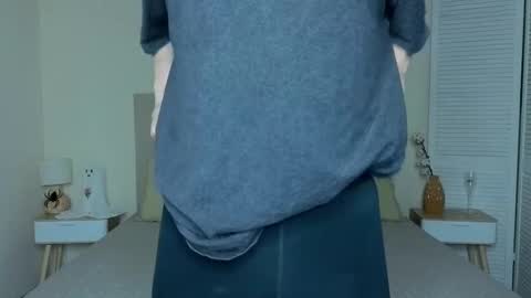 little_mollee online show from 11/10/25, 09:47