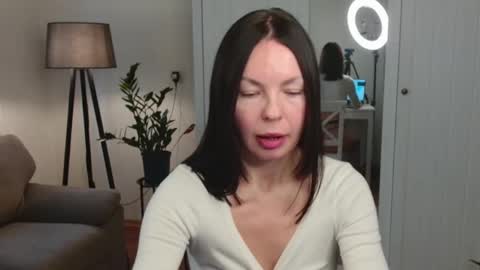 Nicole online show from 11/11/25, 12:05