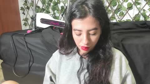 Snapshot of little_peachhh chatting on 03/23/26, 11:14 Mia online show from 03/23/26, 11:14