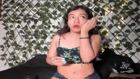 Snapshot of little_peachhh chatting on 03/28/26, 11:10 Mia online show from 03/28/26, 11:10