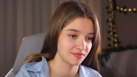 Kiki online show from 09/18/25, 04:31