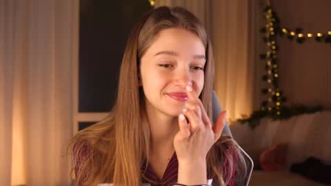 Kiki online show from 10/10/25, 03:44