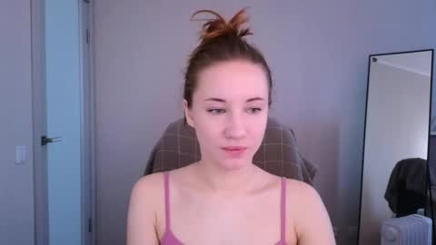 Snapshot of little_pretty_woman chatting on 03/17/26, 09:01 little_pretty_woman online show from 03/17/26, 09:01