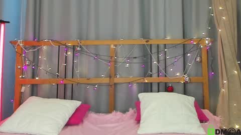 Snapshot of little_radiant_sun chatting on 01/16/25, 10:42 Kriss online show from 01/16/25, 10:42