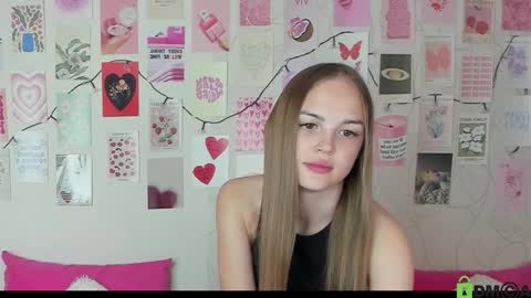 Snapshot of little_radiant_sun chatting on 09/24/25, 09:34 Kriss online show from 09/24/25, 09:34