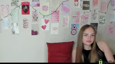 Snapshot of little_radiant_sun chatting on 10/02/25, 08:43 Kriss online show from 10/02/25, 08:43