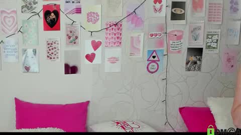 Snapshot of little_radiant_sun chatting on 10/16/25, 08:04 Kriss online show from 10/16/25, 08:04