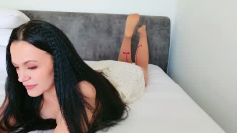 hey im anna online show from 05/05/26, 05:37