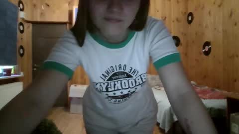 Snapshot of little_shygirl_ chatting on 09/09/25, 04:17 little_shygirl_ online show from 09/09/25, 04:17