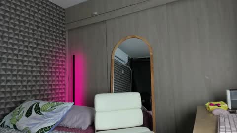 Snapshot of little_sugar19 chatting on 02/04/26, 09:48 alex online show from 02/04/26, 09:48