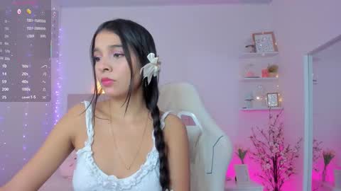 Snapshot of little_sweet_18 chatting on 01/11/26, 11:21 Daniela online show from 01/11/26, 11:21