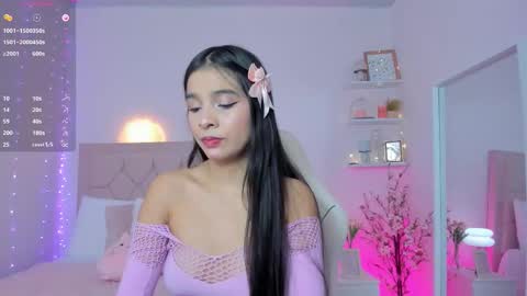 Snapshot of little_sweet_18 chatting on 02/01/26, 11:36 Daniela online show from 02/01/26, 11:36