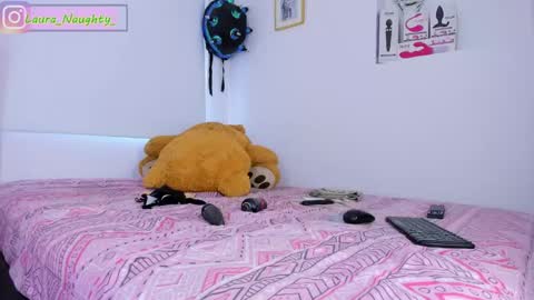 Snapshot of little_tatis chatting on 01/04/25, 07:02 Im Laura. buy my contentcompra mi contenido offline online show from 01/04/25, 07:02