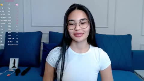 Snapshot of little_v1rgin_angel chatting on 03/26/26, 11:27 Kwan online show from 03/26/26, 11:27