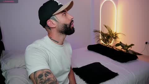 little_vannesaa online show from 02/18/25, 08:47