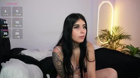 little_vannesaa online show from 02/24/25, 11:41