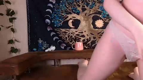 Snapshot of little_witch_sofia chatting on 01/17/25, 09:50 Sofia online show from 01/17/25, 09:50