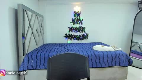 Snapshot of littleabbie chatting on 12/17/25, 02:17 Abbie online show from 12/17/25, 02:17