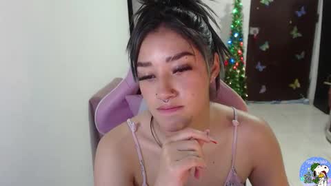 Snapshot of littleangelx_m chatting on 12/20/25, 07:48 Daniela online show from 12/20/25, 07:48