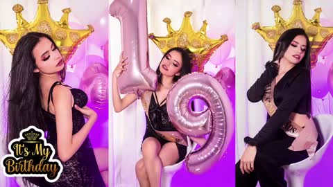 Snapshot of littlearii chatting on 01/11/25, 06:54 Ari online show from 01/11/25, 06:54