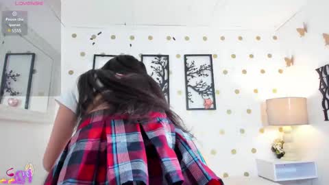 Snapshot of littlearii chatting on 02/19/25, 07:16 Ari online show from 02/19/25, 07:16