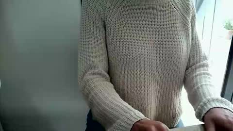 Snapshot of littleaura chatting on 04/22/26, 01:34 LittleAura online show from 04/22/26, 01:34