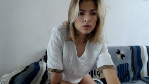 Snapshot of littlebell44 chatting on 05/04/26, 05:09 sofia online show from 05/04/26, 05:09