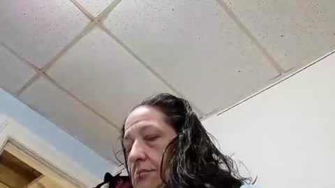 Snapshot of littlebigsquirt7945 chatting on 04/21/26, 11:27 Sady Jayne online show from 04/21/26, 11:27