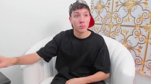 DANNY online show from 11/19/25, 04:07