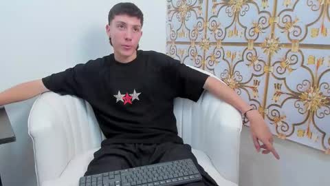 DANNY online show from 11/25/25, 07:03