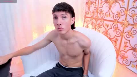 Snapshot of littledanny_ chatting on 03/18/26, 04:10 DANNY online show from 03/18/26, 04:10