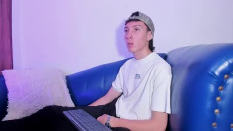 Snapshot of littledanny_ chatting on 04/18/26, 02:10 DANNY online show from 04/18/26, 02:10