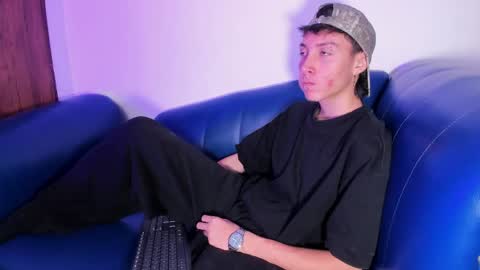 Snapshot of littledanny_ chatting on 04/19/26, 03:00 DANNY online show from 04/19/26, 03:00