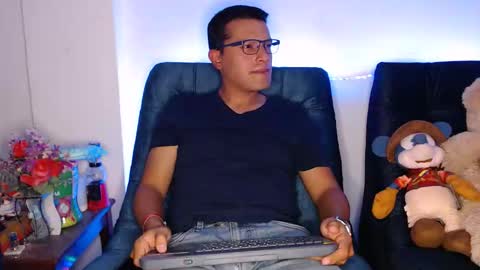 Snapshot of littledicklatin chatting on 03/16/26, 03:45 Manu online show from 03/16/26, 03:45