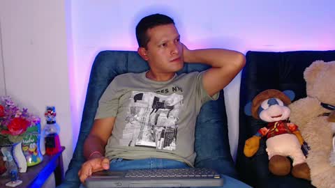 Snapshot of littledicklatin chatting on 04/03/26, 03:04 Manu online show from 04/03/26, 03:04