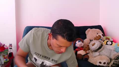 Manu online show from 04/21/26, 08:34