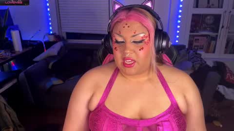 Snapshot of littledracula666 chatting on 02/16/25, 10:43 littledracula666 online show from 02/16/25, 10:43