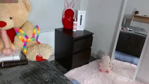 your little bunny  online show from 09/09/25, 11:54