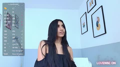 Snapshot of littlee_emilyy_ chatting on 12/04/24, 10:08 Emily  online show from 12/04/24, 10:08