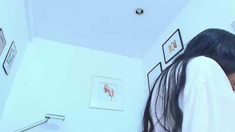 Snapshot of littlee_emilyy_ chatting on 12/22/24, 03:44 Emily  online show from 12/22/24, 03:44