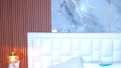 Snapshot of littlee_emilyy_ chatting on 01/18/25, 06:03 Emily  online show from 01/18/25, 06:03