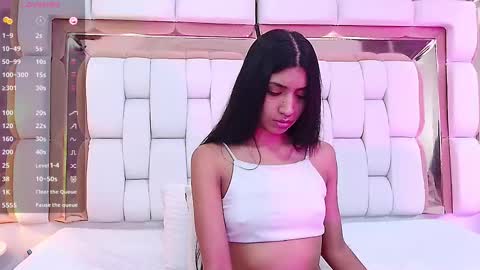 Snapshot of littlee_emilyy_ chatting on 02/27/25, 03:04 Emily  online show from 02/27/25, 03:04