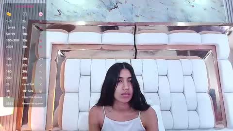 Snapshot of littlee_emilyy_ chatting on 02/27/25, 06:07 Emily  online show from 02/27/25, 06:07